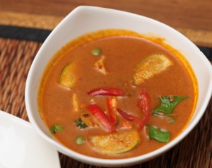 Red curry with chicken (Gaeng Phet Gai)